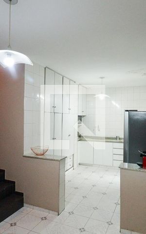 Casa à venda com 300m², 5 quartos e 1 vaga Casa à venda com 300m², 5 quartos e 1 vagaCozinha