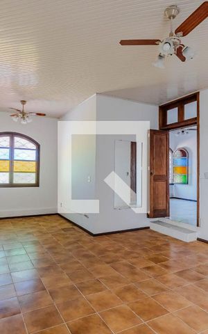 Casa à venda com 163m², 4 quartos e 2 vagas Casa à venda com 163m², 4 quartos e 2 vagasSala