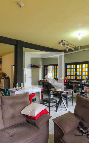 Casa à venda com 499m², 8 quartos e 6 vagas Casa à venda com 499m², 8 quartos e 6 vagasEdicula
