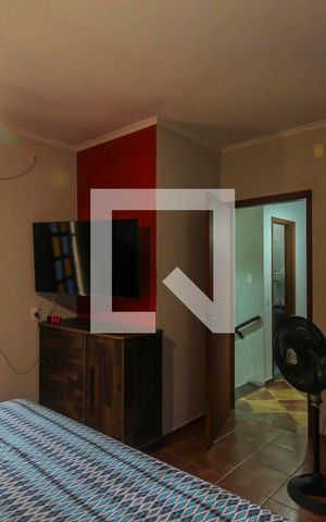 Casa à venda com 499m², 8 quartos e 6 vagas Casa à venda com 499m², 8 quartos e 6 vagasQuarto 2