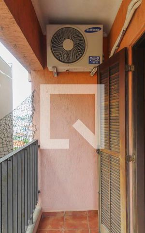Casa à venda com 499m², 8 quartos e 6 vagas Casa à venda com 499m², 8 quartos e 6 vagasVaranda Quarto 2