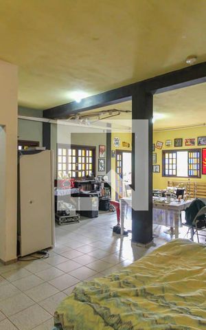 Casa à venda com 499m², 8 quartos e 6 vagas Casa à venda com 499m², 8 quartos e 6 vagas Edicula