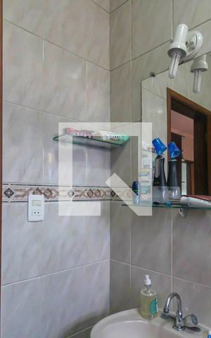 Casa à venda com 499m², 8 quartos e 6 vagas Casa à venda com 499m², 8 quartos e 6 vagasBanheiro Quarto 2
