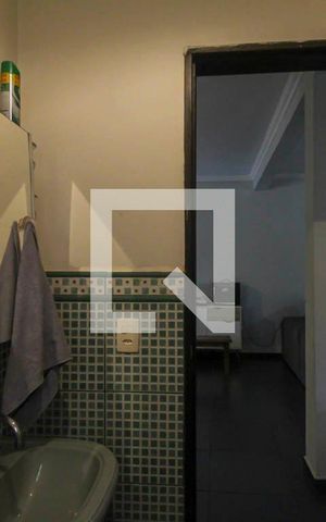 Casa à venda com 499m², 8 quartos e 6 vagas Casa à venda com 499m², 8 quartos e 6 vagasLavabo