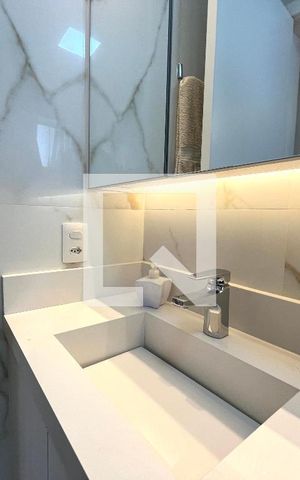 Apartamento à venda com 70m², 2 quartos e 2 vagas Apartamento à venda com 70m², 2 quartos e 2 vagasBanheiro da Suíte