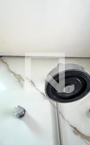 Apartamento à venda com 70m², 2 quartos e 2 vagas Apartamento à venda com 70m², 2 quartos e 2 vagasBanheiro da Suíte