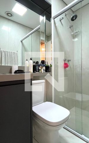 Apartamento à venda com 70m², 2 quartos e 2 vagas Apartamento à venda com 70m², 2 quartos e 2 vagasBanheiro Corredor