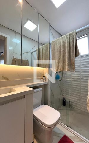 Apartamento à venda com 70m², 2 quartos e 2 vagas Apartamento à venda com 70m², 2 quartos e 2 vagasBanheiro da Suíte