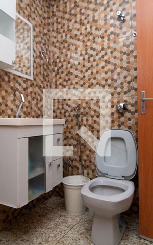 Casa à venda com 927m², 6 quartos e 5 vagas Casa à venda com 927m², 6 quartos e 5 vagasBanheiro casa 2