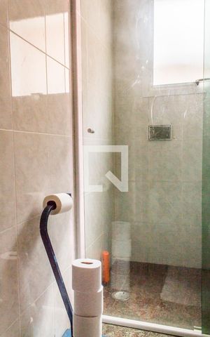 Casa de condomínio para alugar com 609m², 4 quartos e 4 vagas Casa de condomínio para alugar com 609m², 4 quartos e 4 vagasBanheiro da Suíte 5