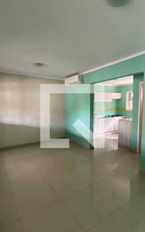 Casa de condomínio à venda com 54m², 3 quartos e 2 vagasSala