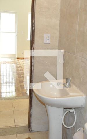 Casa de condomínio para alugar com 69m², 2 quartos e sem vagaBanheiro