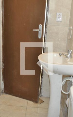 Casa de condomínio para alugar com 69m², 2 quartos e sem vagaBanheiro