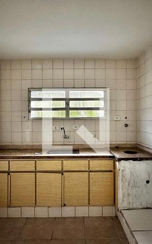 Casa à venda com 138m², 3 quartos e 2 vagas Casa à venda com 138m², 3 quartos e 2 vagasCozinha