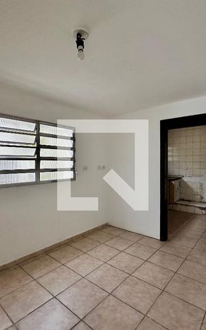 Casa à venda com 138m², 3 quartos e 2 vagas Casa à venda com 138m², 3 quartos e 2 vagasSala