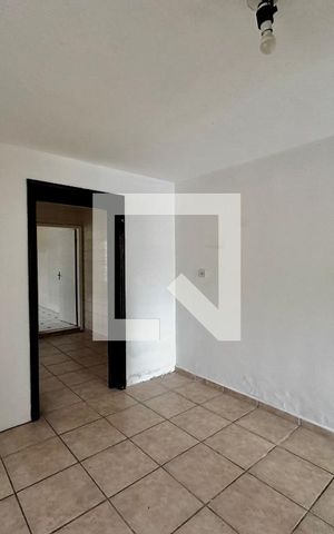 Casa à venda com 138m², 3 quartos e 2 vagas Casa à venda com 138m², 3 quartos e 2 vagasSala
