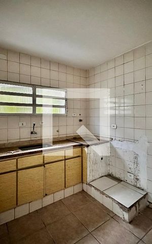 Casa à venda com 138m², 3 quartos e 2 vagas Casa à venda com 138m², 3 quartos e 2 vagasCozinha