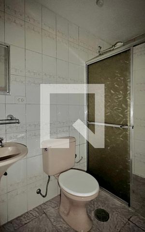 Casa à venda com 138m², 3 quartos e 2 vagas Casa à venda com 138m², 3 quartos e 2 vagasBanheiro de Serviço 1