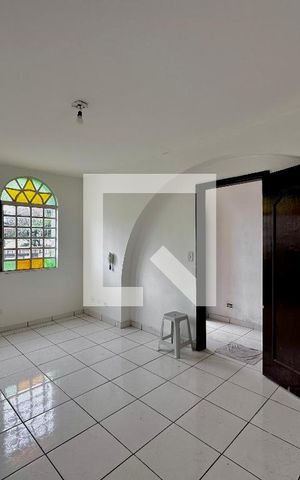 Casa à venda com 138m², 3 quartos e 2 vagas Casa à venda com 138m², 3 quartos e 2 vagasSala