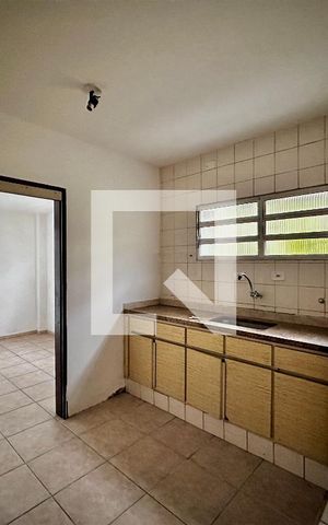 Casa à venda com 138m², 3 quartos e 2 vagas Casa à venda com 138m², 3 quartos e 2 vagasCozinha