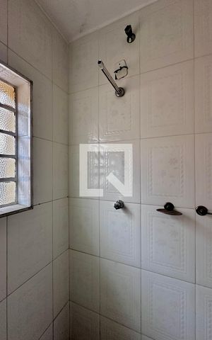 Casa à venda com 138m², 3 quartos e 2 vagas Casa à venda com 138m², 3 quartos e 2 vagasBanheiro Social