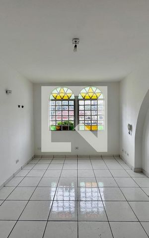 Casa à venda com 138m², 3 quartos e 2 vagas Casa à venda com 138m², 3 quartos e 2 vagasSala