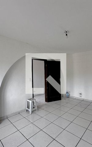 Casa à venda com 138m², 3 quartos e 2 vagas Casa à venda com 138m², 3 quartos e 2 vagasSala