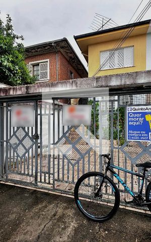 Casa à venda com 138m², 3 quartos e 2 vagas Casa à venda com 138m², 3 quartos e 2 vagasFachada