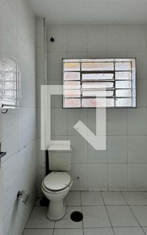 Casa à venda com 138m², 3 quartos e 2 vagas Casa à venda com 138m², 3 quartos e 2 vagasBanheiro Social
