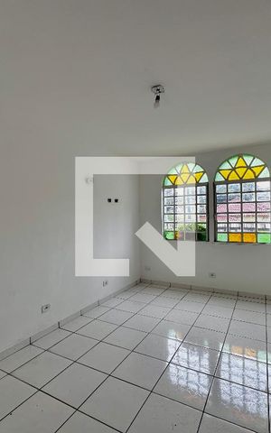 Casa à venda com 138m², 3 quartos e 2 vagas Casa à venda com 138m², 3 quartos e 2 vagasSala