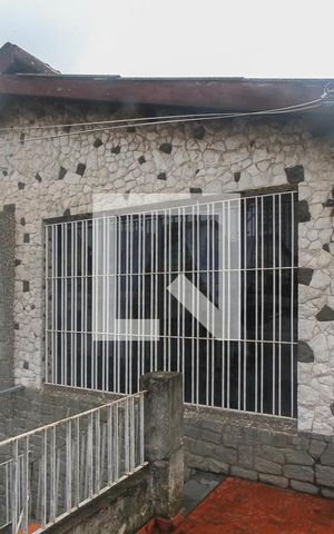 Casa à venda com 346m², 4 quartos e 3 vagas Casa à venda com 346m², 4 quartos e 3 vagasVaranda