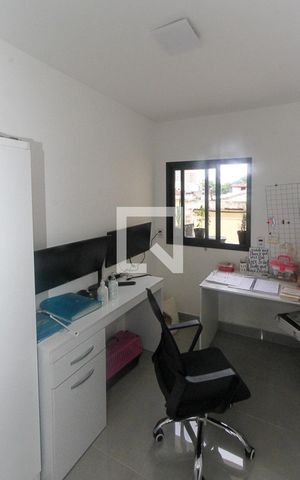 Casa à venda com 346m², 4 quartos e 3 vagas Casa à venda com 346m², 4 quartos e 3 vagasQuarto casa 03