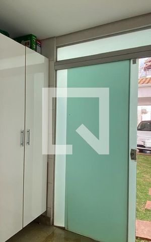Casa para alugar com 270m², 4 quartos e 3 vagas Casa para alugar com 270m², 4 quartos e 3 vagasÁrea de Serviço