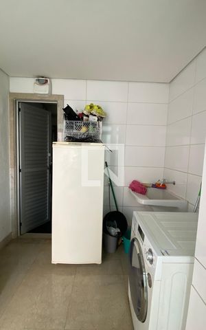 Casa para alugar com 270m², 4 quartos e 3 vagas Casa para alugar com 270m², 4 quartos e 3 vagasÁrea de Serviço