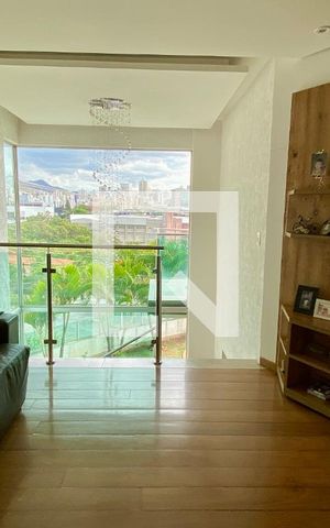 Casa para alugar com 270m², 4 quartos e 3 vagas Casa para alugar com 270m², 4 quartos e 3 vagasSala 2