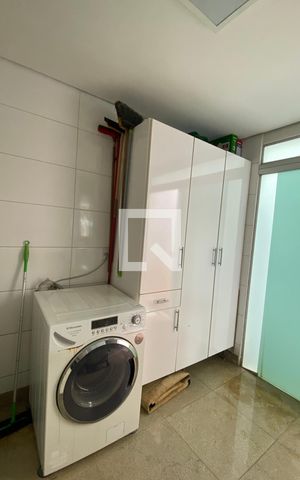Casa para alugar com 270m², 4 quartos e 3 vagas Casa para alugar com 270m², 4 quartos e 3 vagasÁrea de Serviço