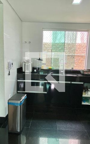 Casa para alugar com 270m², 4 quartos e 3 vagas Casa para alugar com 270m², 4 quartos e 3 vagasCozinha