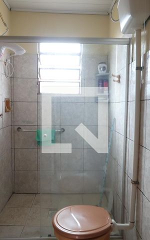 Casa à venda com 70m², 2 quartos e 2 vagasBanheiro
