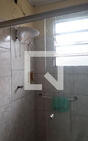 Casa à venda com 70m², 2 quartos e 2 vagasBanheiro