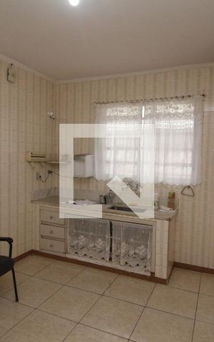 Casa à venda com 240m², 2 quartos e 4 vagasCozinha
