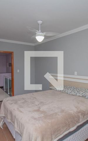 Casa à venda com 217m², 3 quartos e 4 vagas Casa à venda com 217m², 3 quartos e 4 vagasQuarto