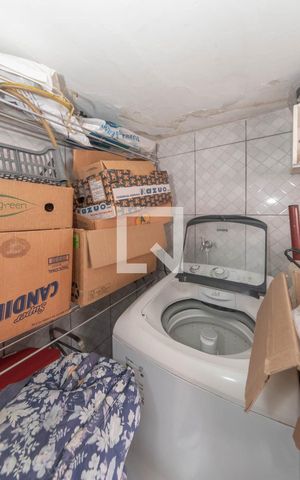 Casa à venda com 150m², 2 quartos e 2 vagas Casa à venda com 150m², 2 quartos e 2 vagasÁrea de Serviço