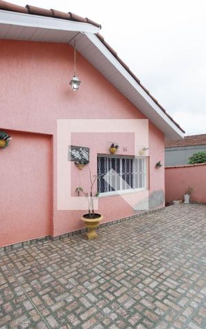 Casa à venda com 150m², 2 quartos e 2 vagas Casa à venda com 150m², 2 quartos e 2 vagasGaragem
