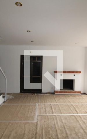 Casa à venda com 440m², 4 quartos e 10 vagasSala