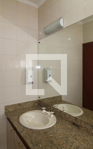 Casa à venda com 440m², 4 quartos e 10 vagasBanheiro