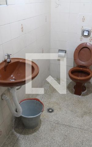 Casa à venda com 440m², 4 quartos e 10 vagasGaragem - Banheiro 1