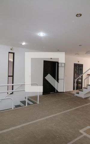 Casa à venda com 440m², 4 quartos e 10 vagasSala