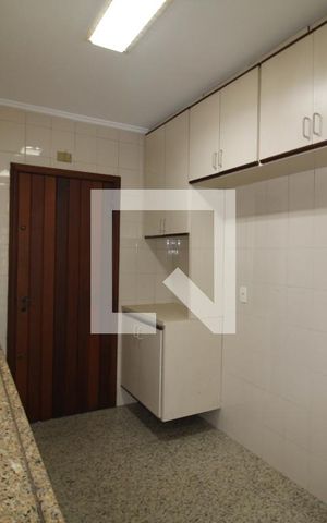 Casa à venda com 440m², 4 quartos e 10 vagasCozinha