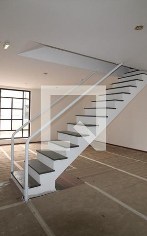Casa à venda com 440m², 4 quartos e 10 vagasSala