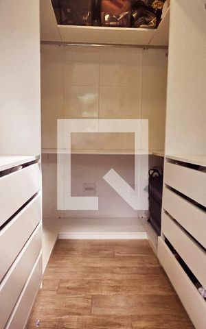 Apartamento à venda com 85m², 3 quartos e 2 vagas Apartamento à venda com 85m², 3 quartos e 2 vagasCloset